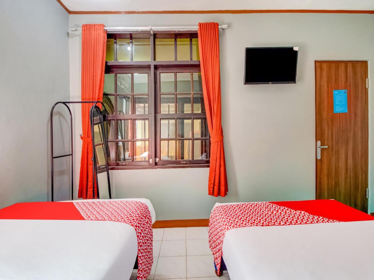 Oyo 3750 Elder Guest House บันดุง ภายนอก รูปภาพ